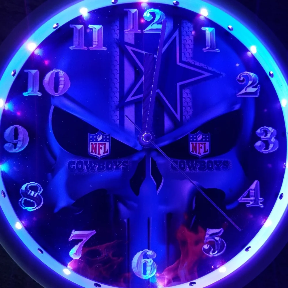 Dallas cowboys led skull head clock